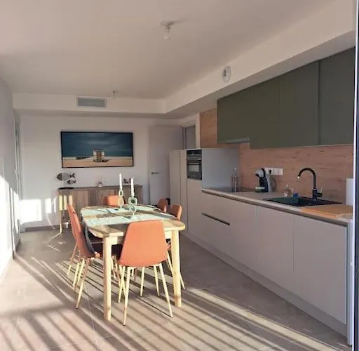 2 Ch Appt 63M² 4/6P. + Piscine 4 Mn Plage & Centre